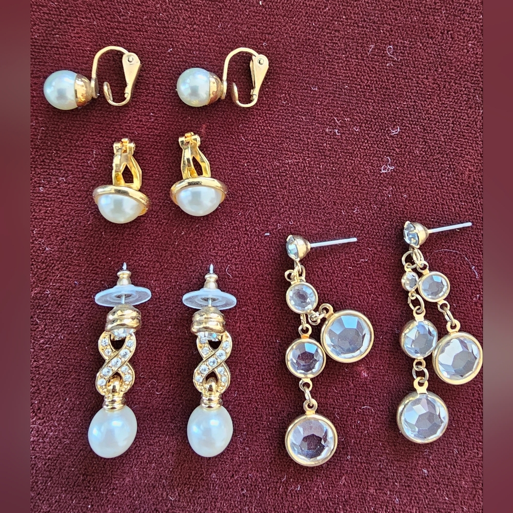 GUC Lot of 4 Pairs of Goldtone and Rhinestone and Faux Pearl Earrings